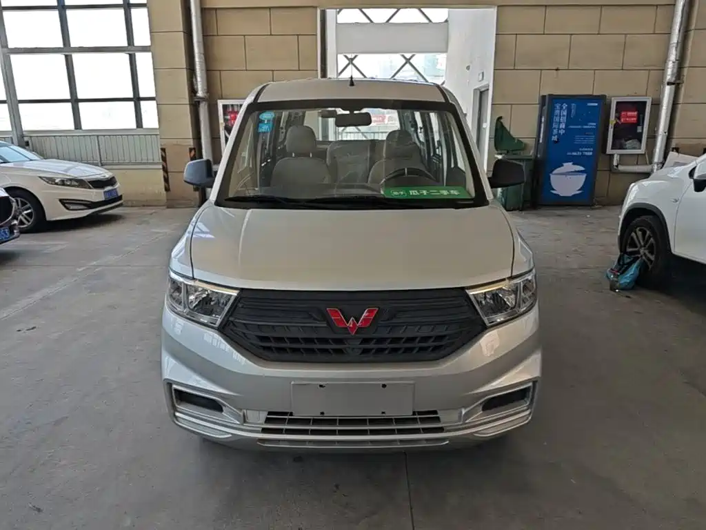 Wuling Hongguang V — миниатюра 3
