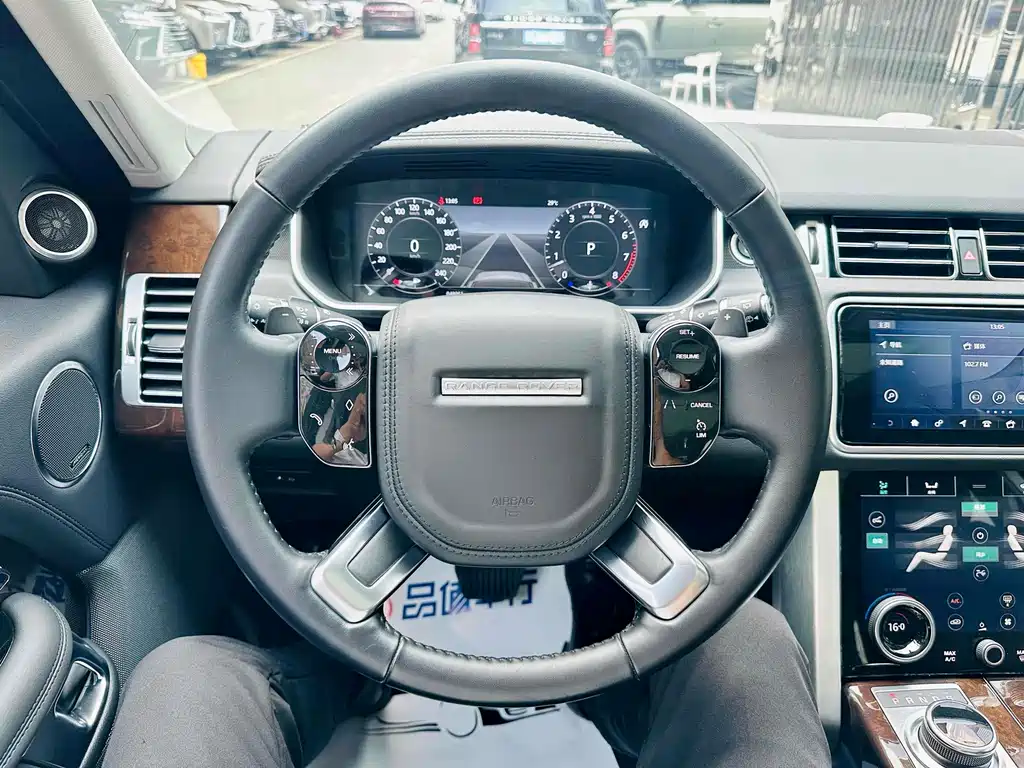 Land Rover Range Rover — миниатюра 8