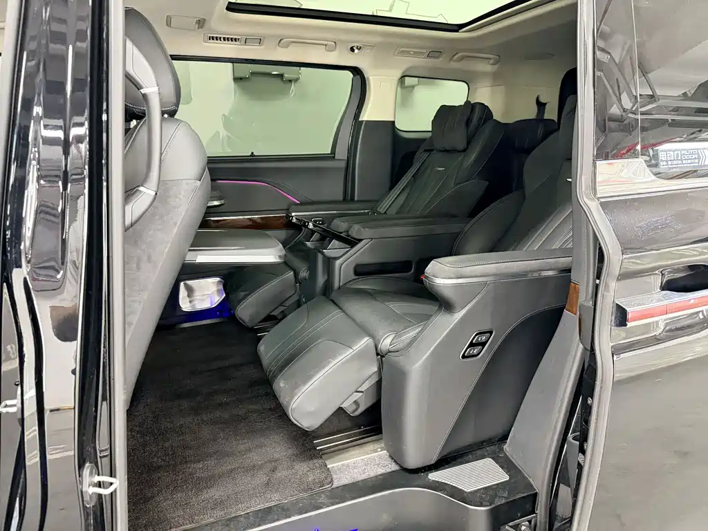 Hongqi HQ9 PHEV 2024 2.0T Luxury