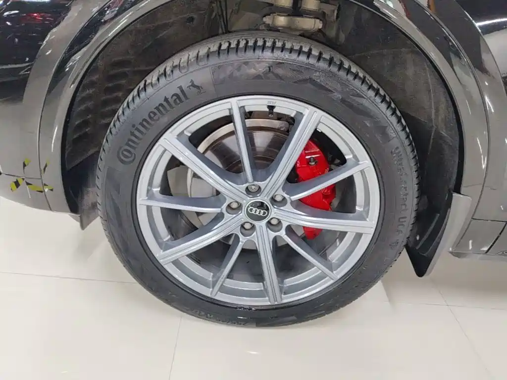Audi Q5L — миниатюра 23