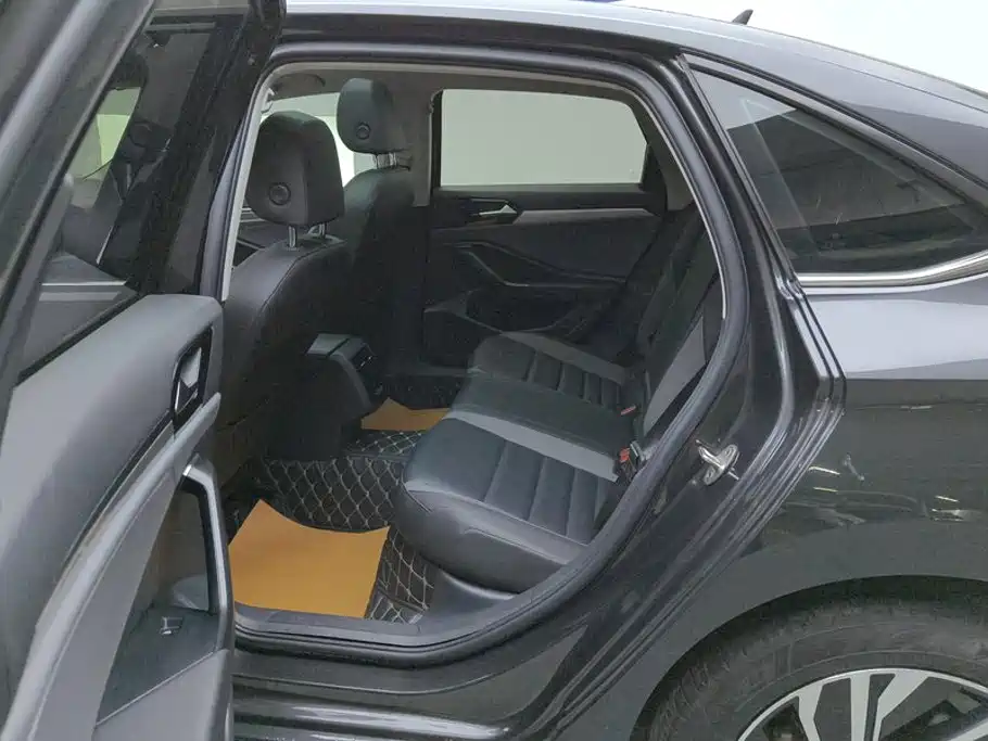 Volkswagen Sagitar — миниатюра 11