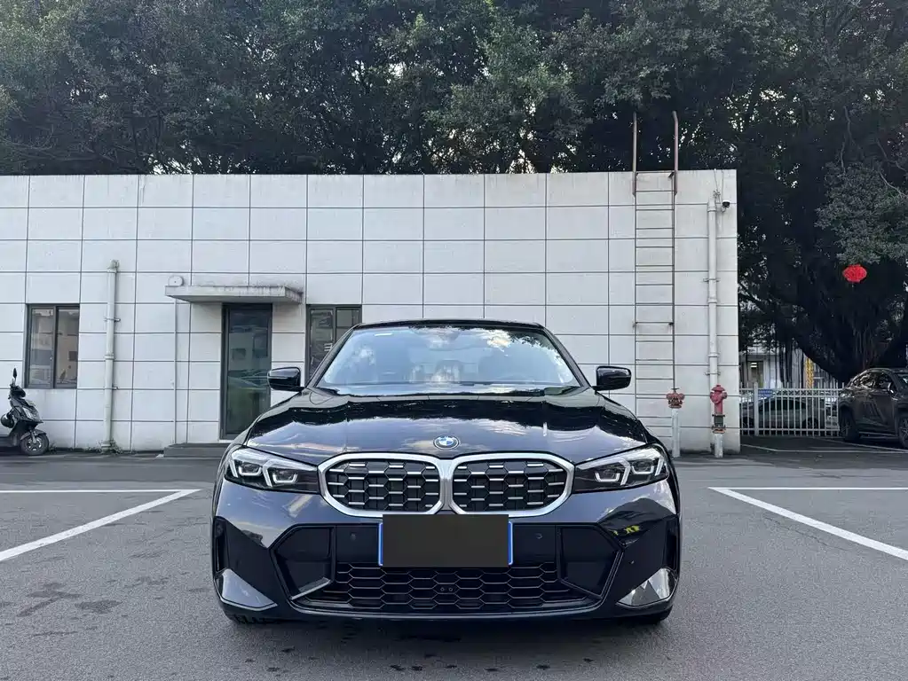 BMW 3 Series 2024