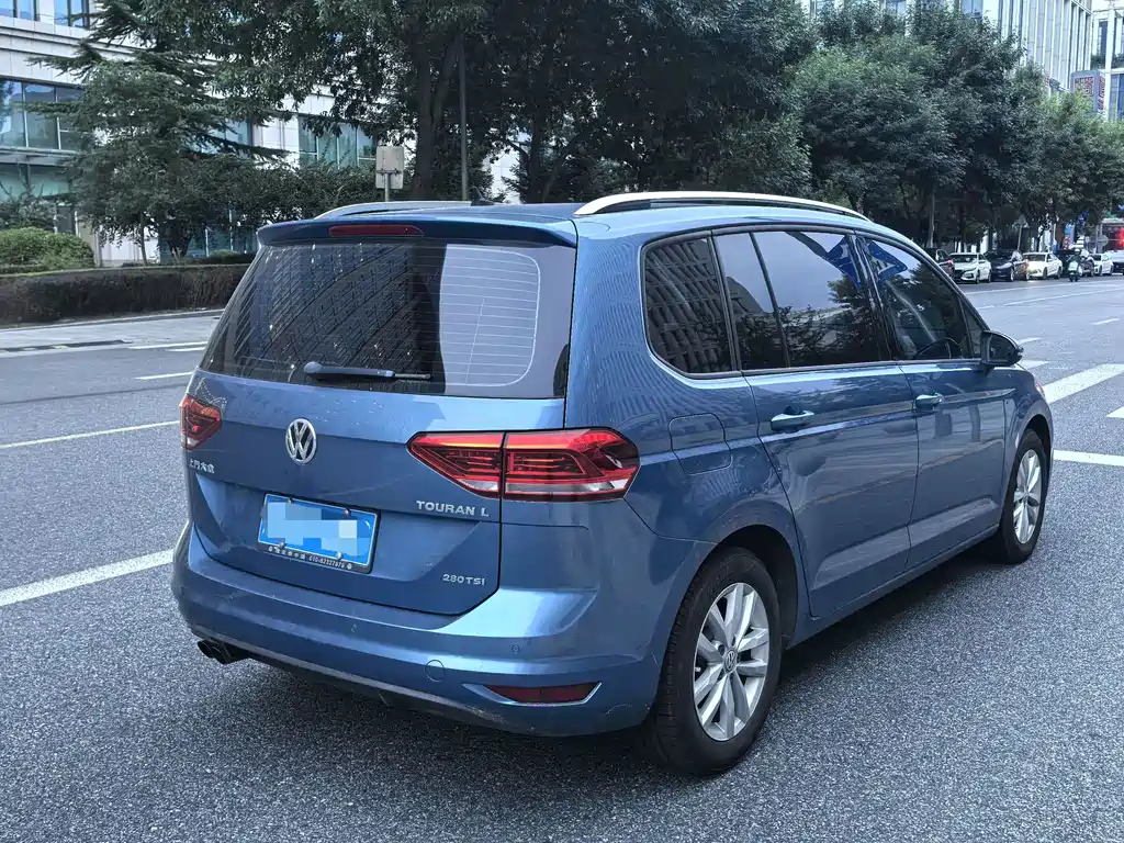 Volkswagen Touran — миниатюра 5