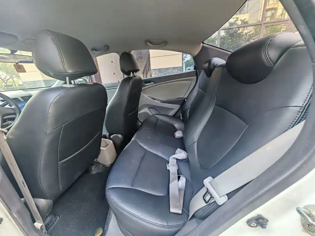 Hyundai Verna — миниатюра 6