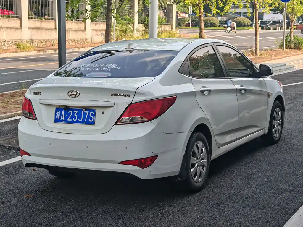 Hyundai Verna — миниатюра 9