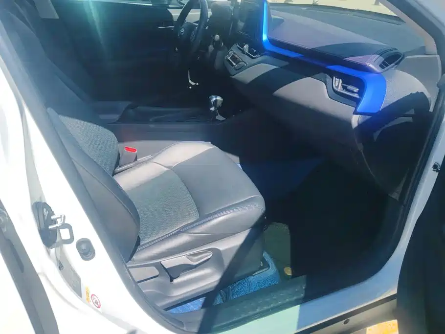 Toyota C-HR — миниатюра 8