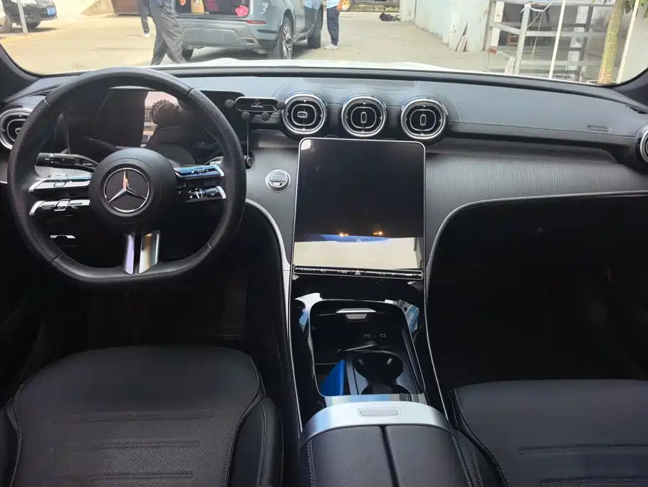 Mercedes-Benz C-Class — миниатюра 12