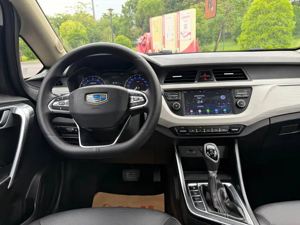 Geely Vision X3 — миниатюра 10