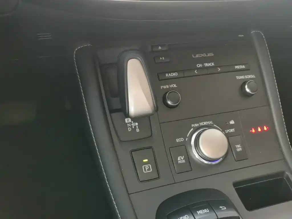 Lexus CT — миниатюра 14
