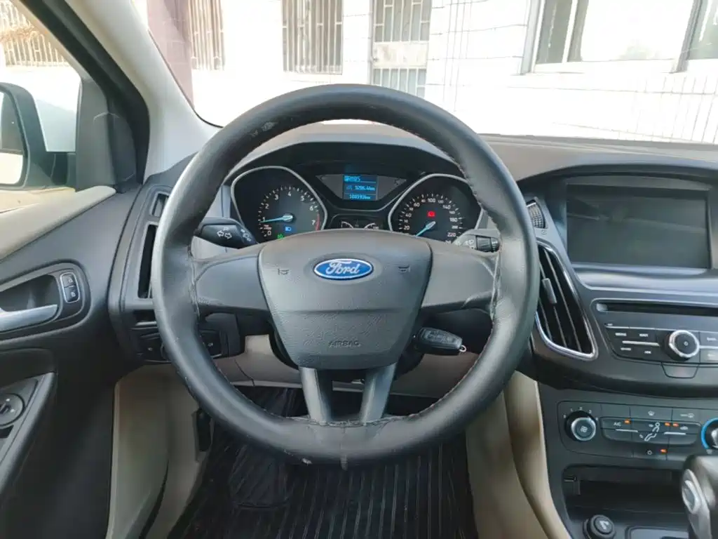 Ford Focus — миниатюра 11