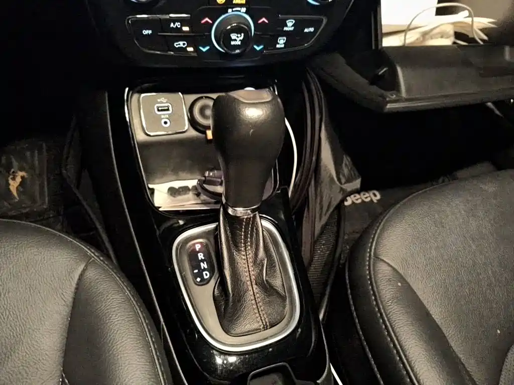 Jeep Compass — миниатюра 10