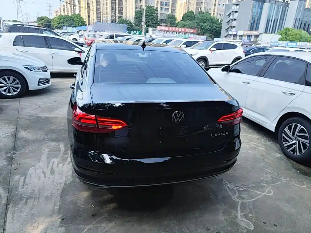 Volkswagen Lavida — миниатюра 6