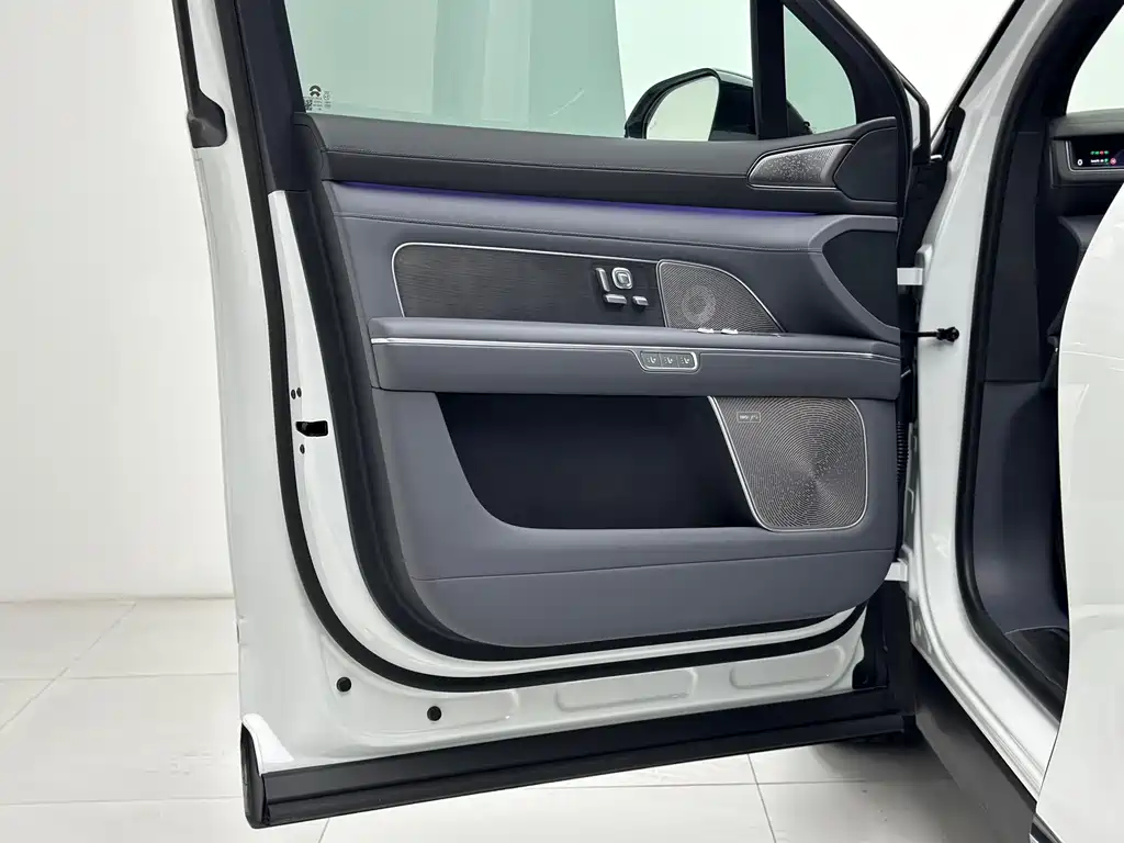 NIO ES8 — миниатюра 22