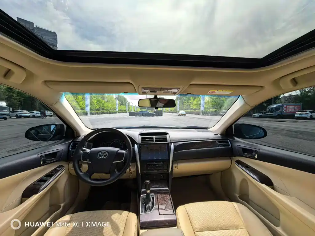 Toyota Camry 2016 2.0G Lead