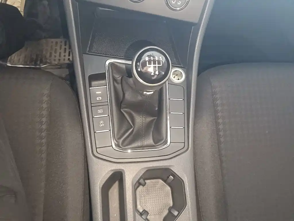 Volkswagen Bora — миниатюра 14