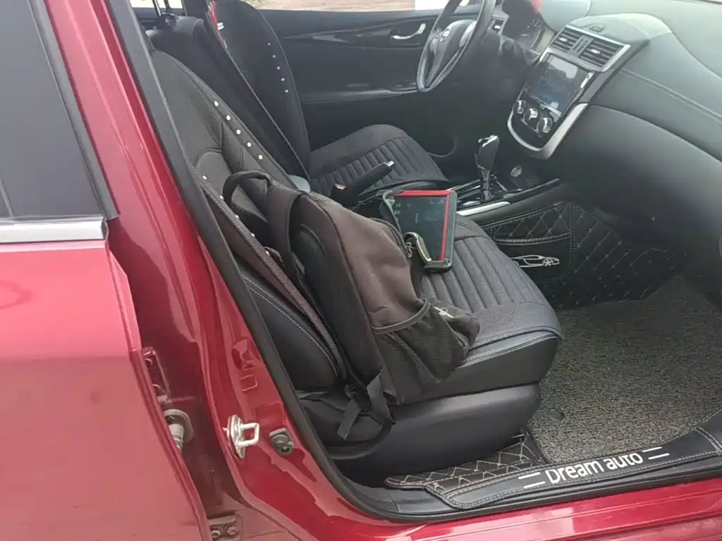 Nissan Tiida — миниатюра 25