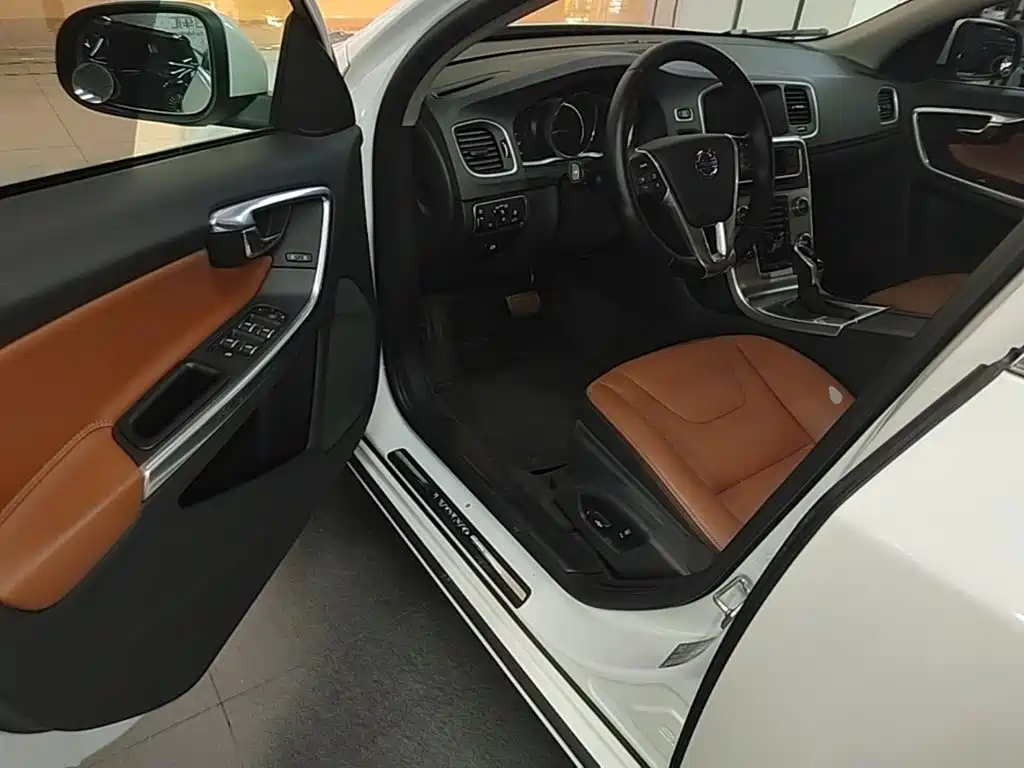 Volvo S60 — миниатюра 16
