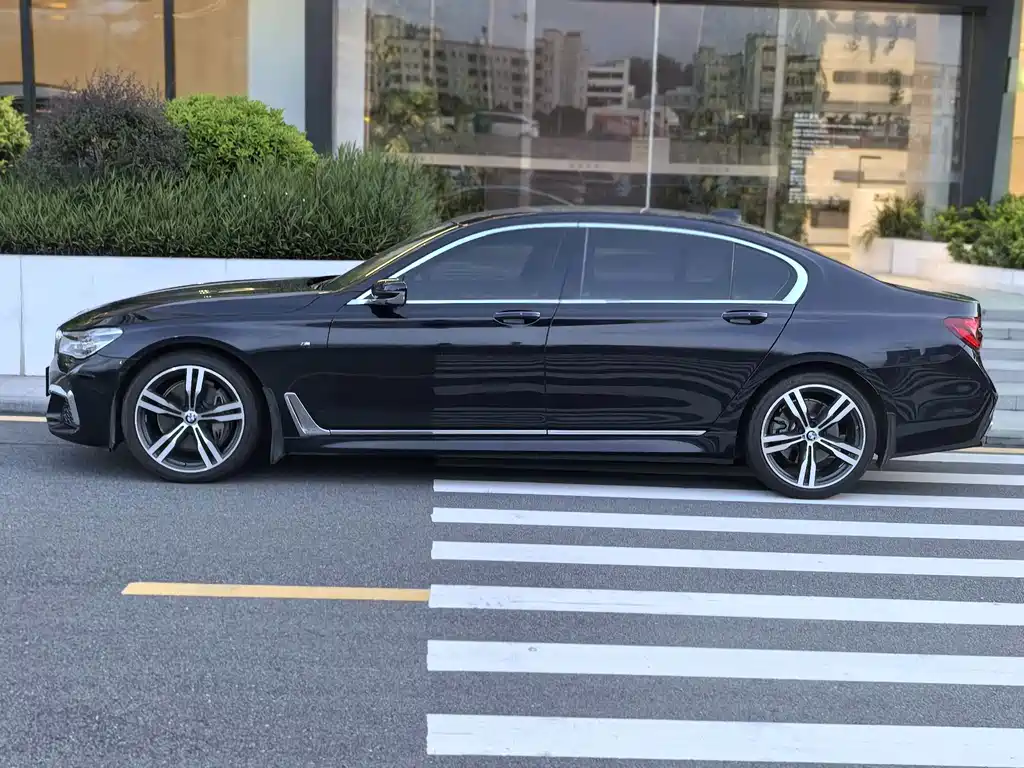 BMW 7 Series 7 2018 740Li Lead M Sport