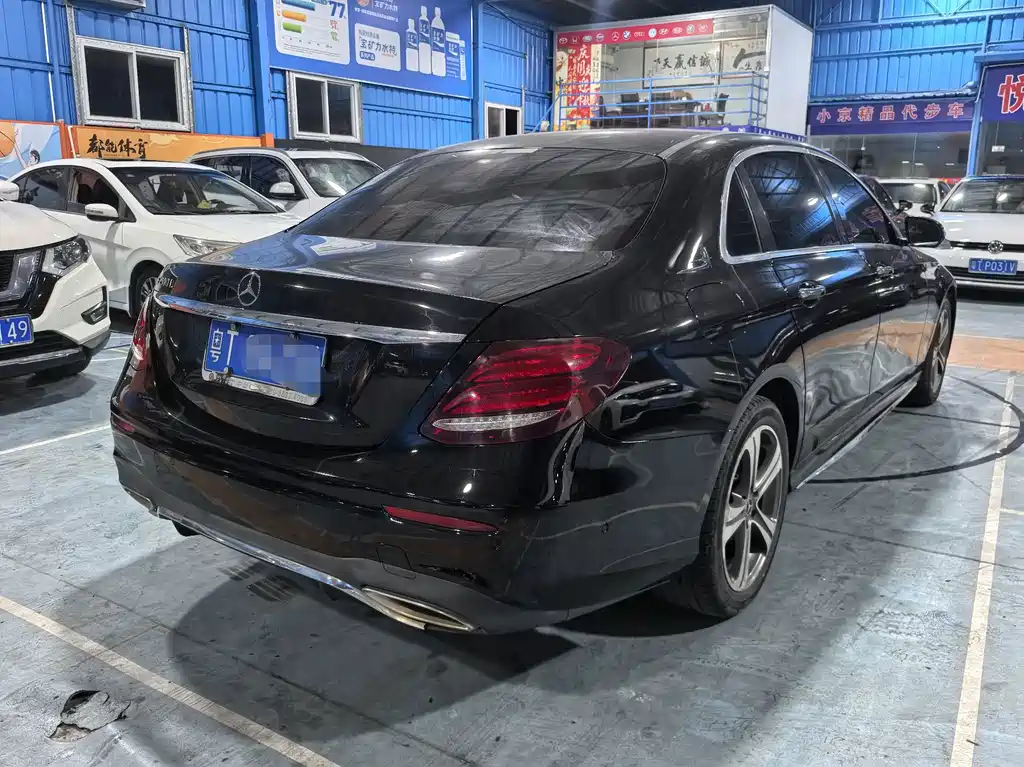 Mercedes-Benz E-Class — миниатюра 6
