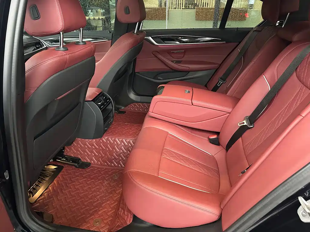 BMW 5 Series — миниатюра 3