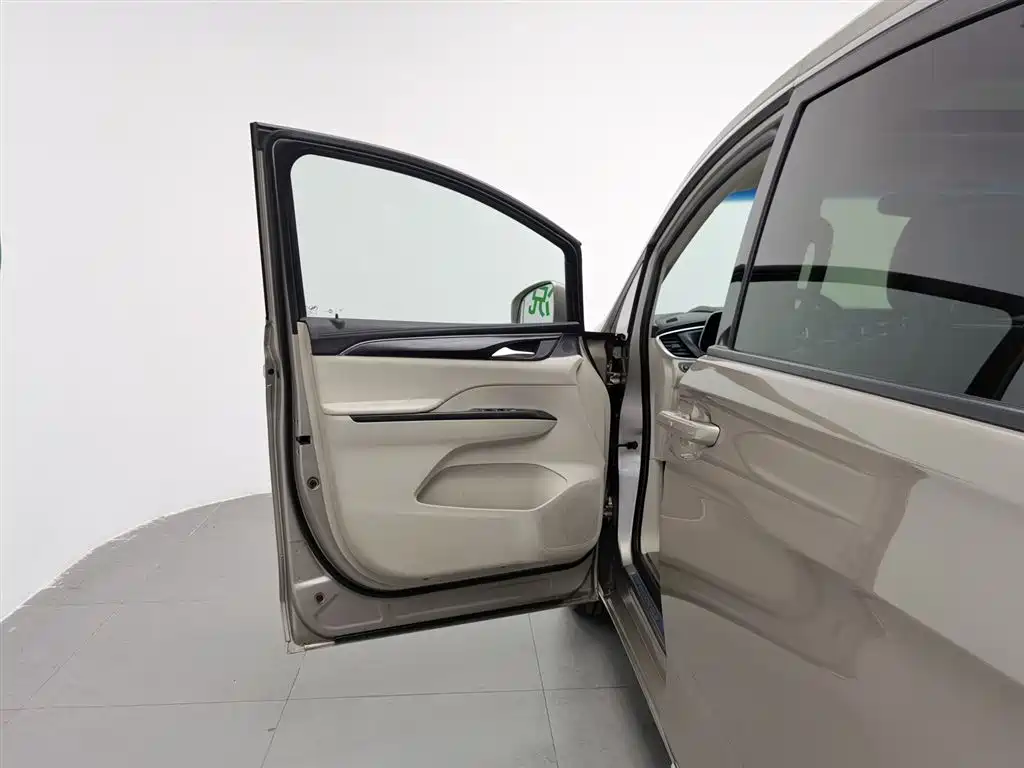 Buick GL8 2023 ES Comfort