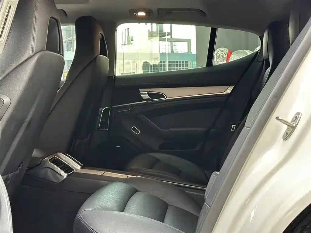 Porsche Panamera 2010 Panamera 4 3.6L