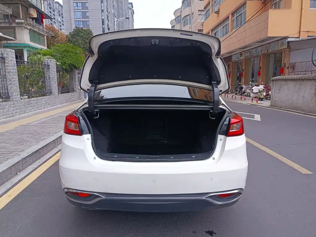 Zotye Zotye Z500 — миниатюра 5