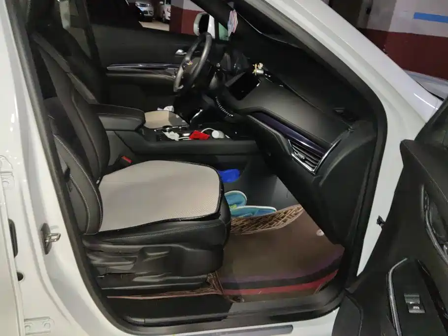 Cadillac XT4 — миниатюра 8