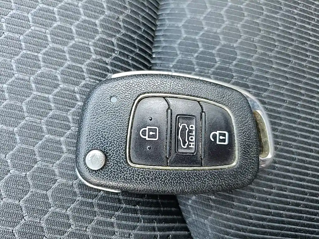 Hyundai Elantra — миниатюра 9