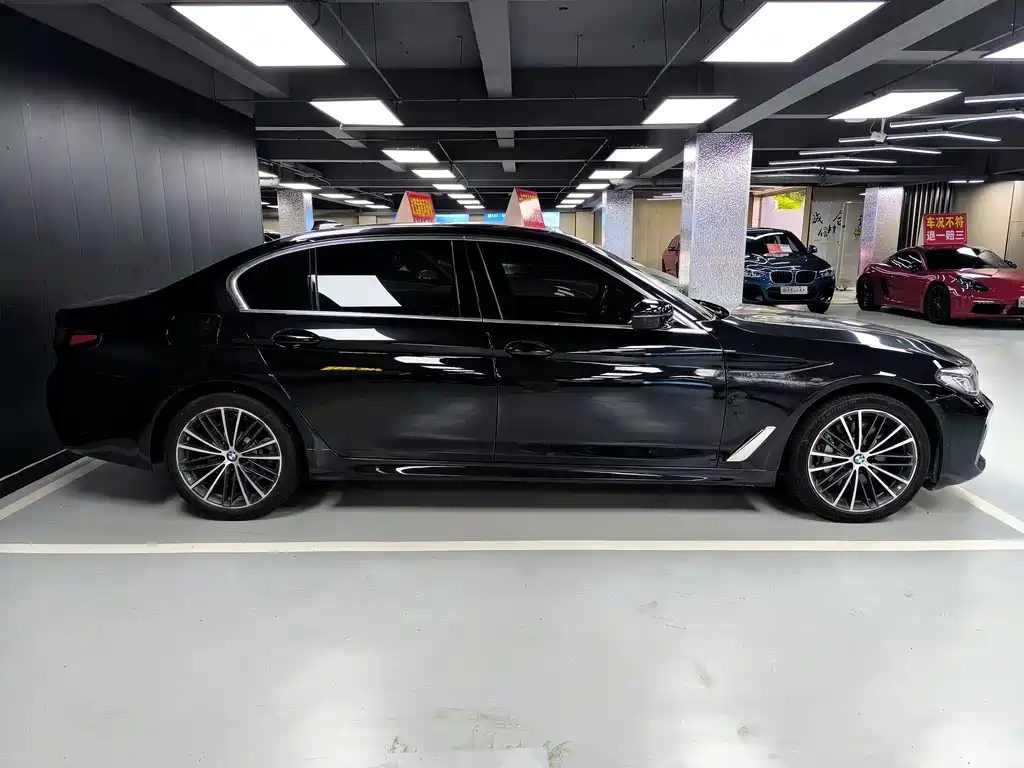 BMW 5 Series — миниатюра 4