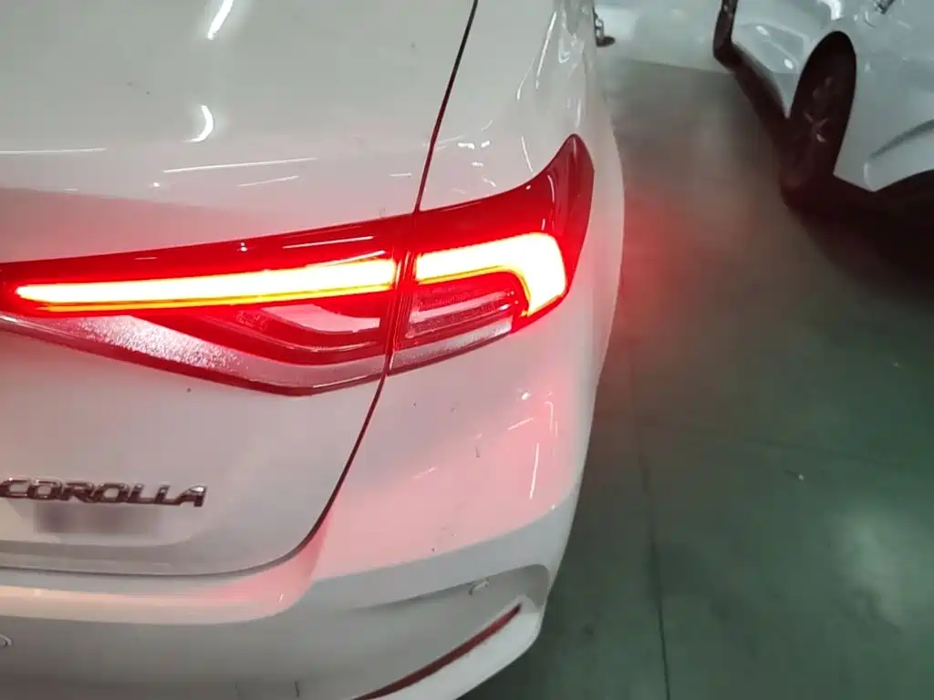 Toyota Corolla — миниатюра 8