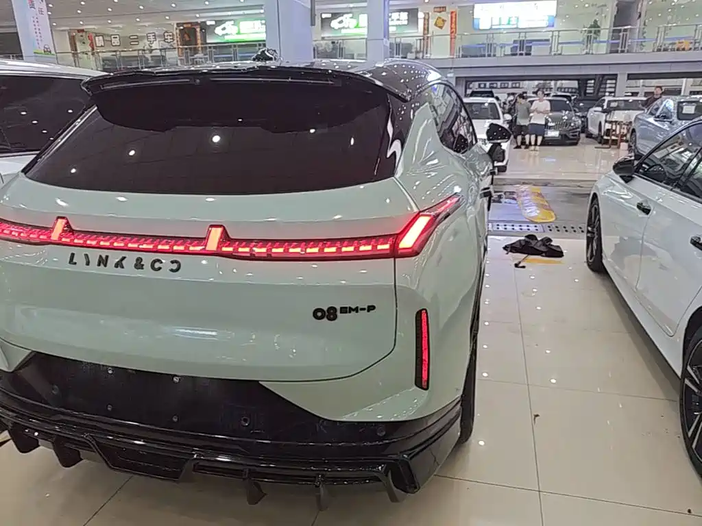 Lynk & Co 08 EM-P — миниатюра 8