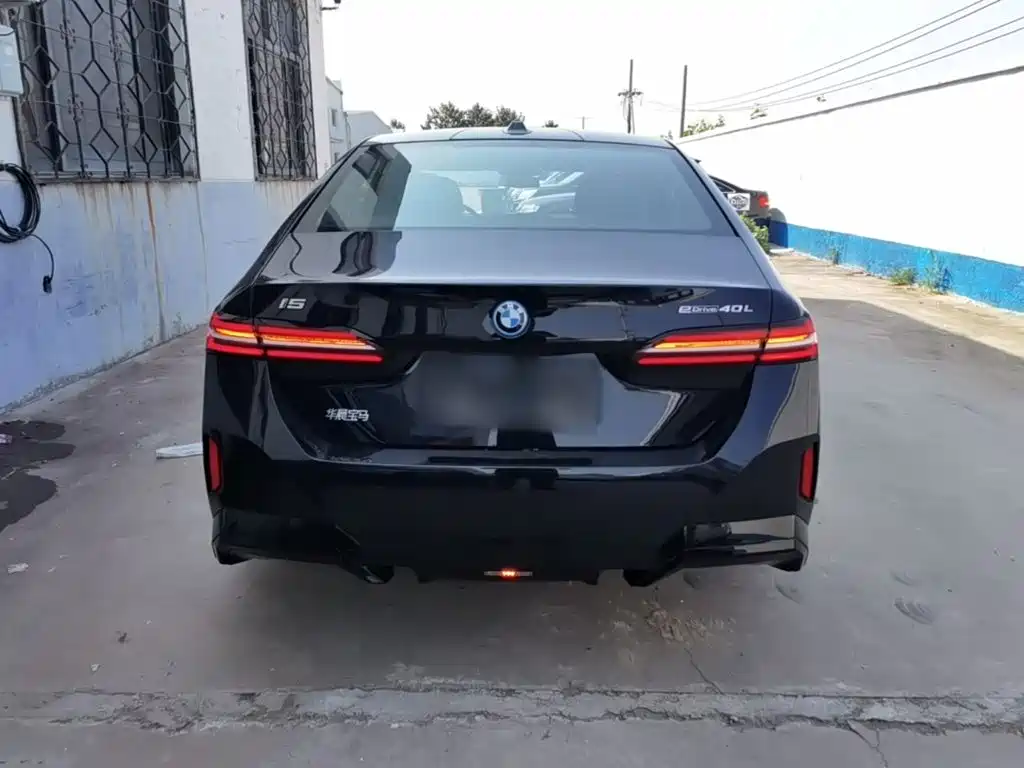 BMW i5 — миниатюра 6