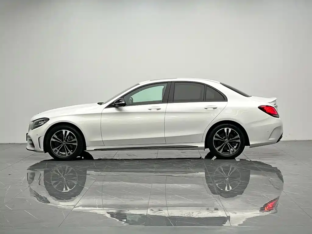Mercedes-Benz C-Class — миниатюра 3