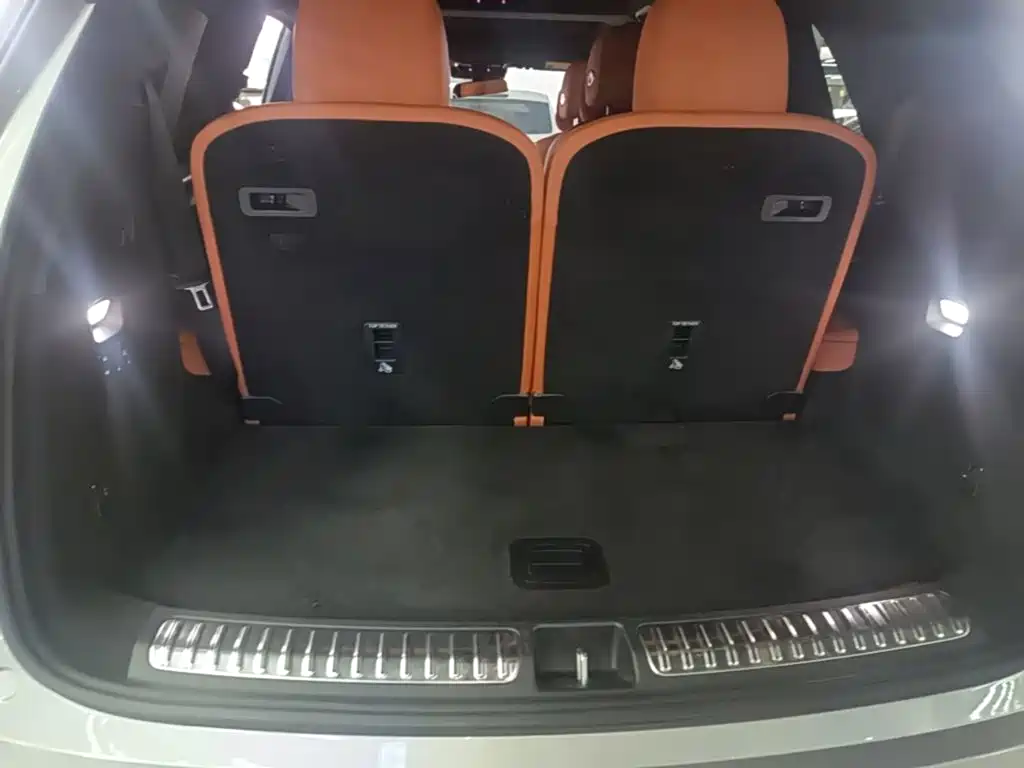 Li Auto Li L8 — миниатюра 19