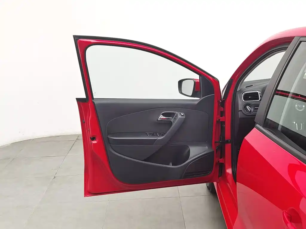 Volkswagen Polo — миниатюра 8