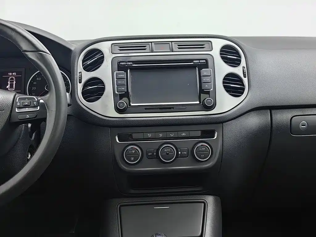 Volkswagen Tiguan — миниатюра 12