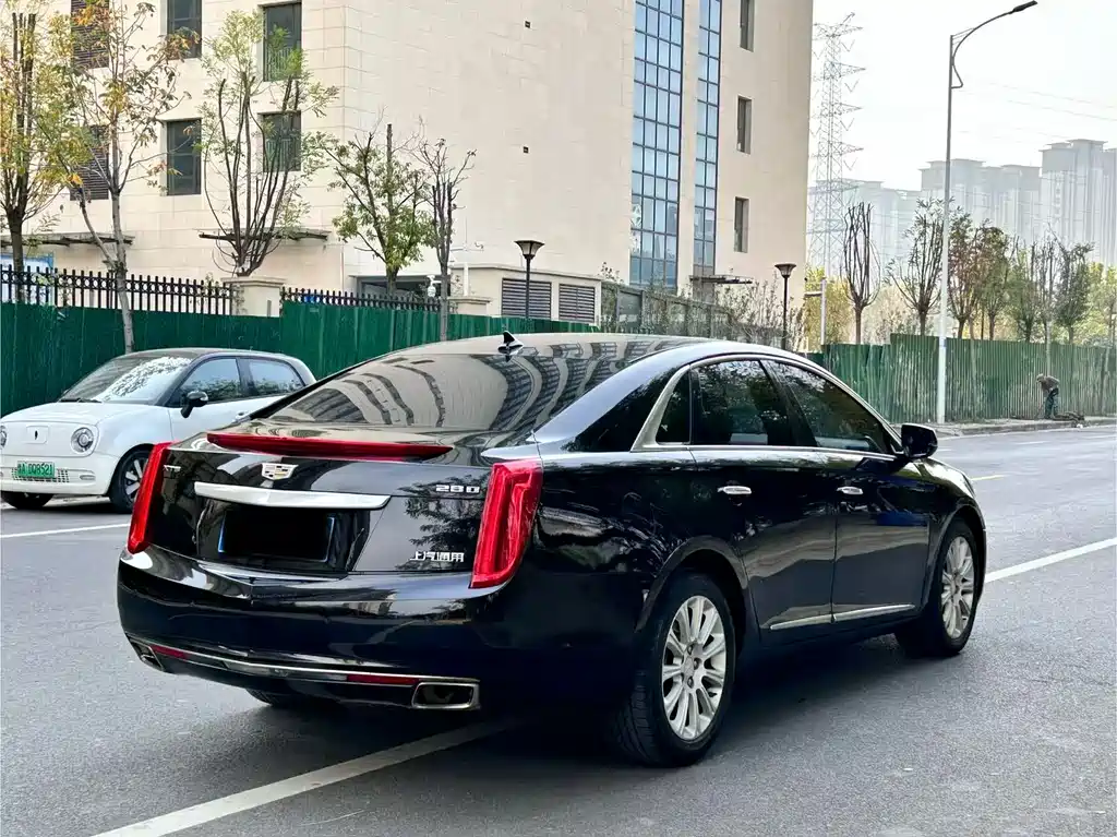 CADILLAC XTS