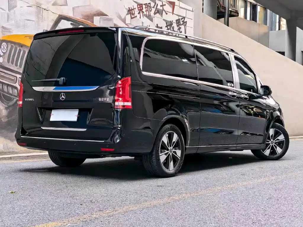 Mercedes-Benz V-Class — миниатюра 2