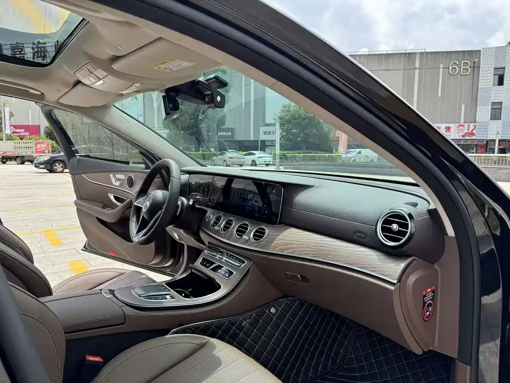 Mercedes-Benz E-Class — миниатюра 27