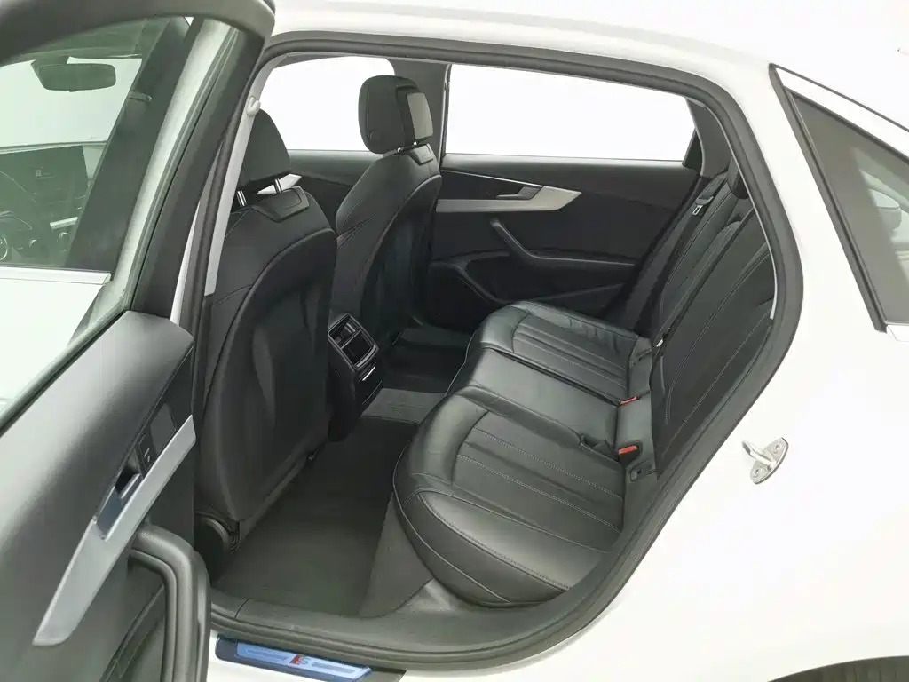 Audi A4L — миниатюра 15