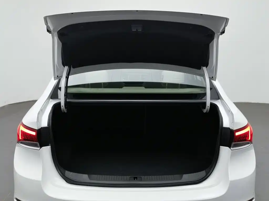 Buick Excelle — миниатюра 16