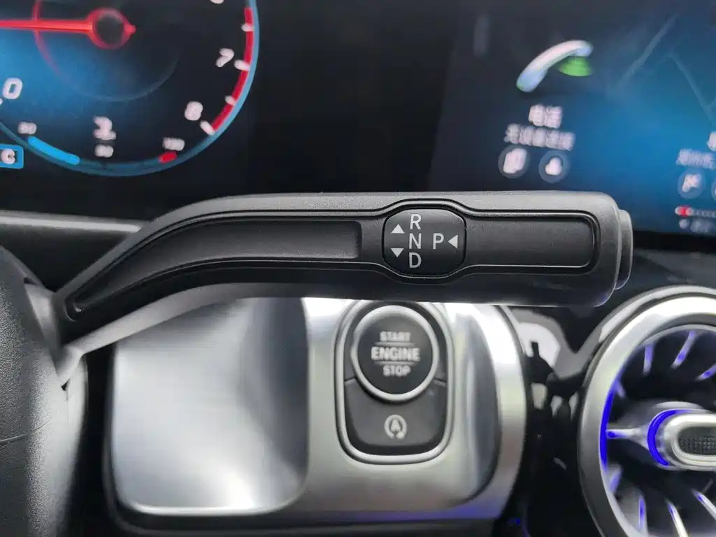 Mercedes-Benz GLB — миниатюра 13