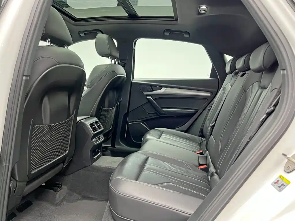 Audi Q5L Sportback — миниатюра 16
