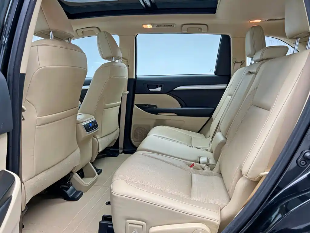 Toyota Highlander — миниатюра 14