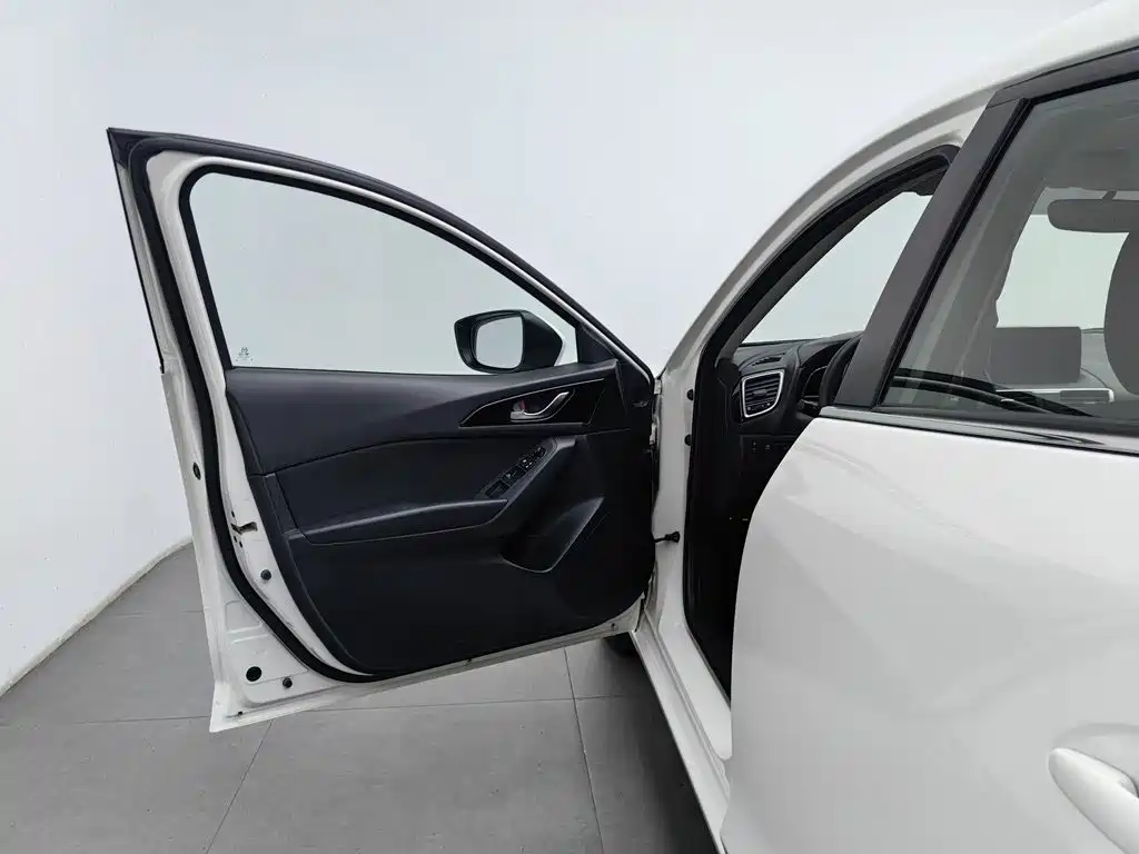 Mazda 3 Axela — миниатюра 8