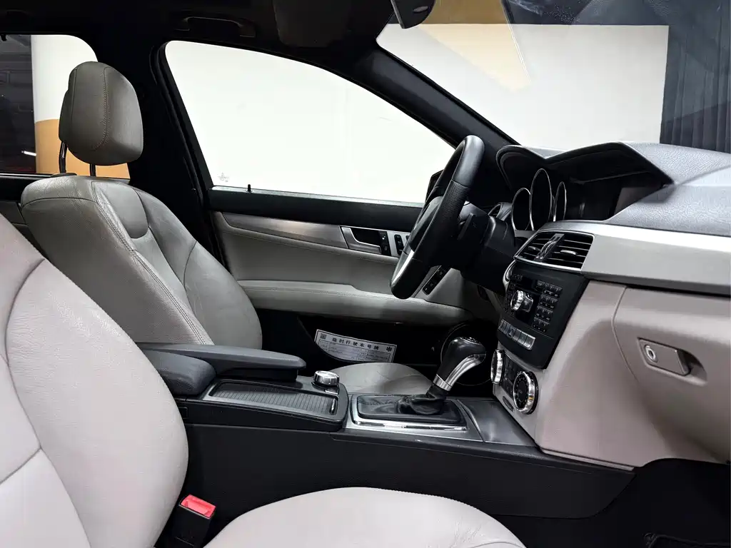 Mercedes-Benz C-Class (Import) — миниатюра 17