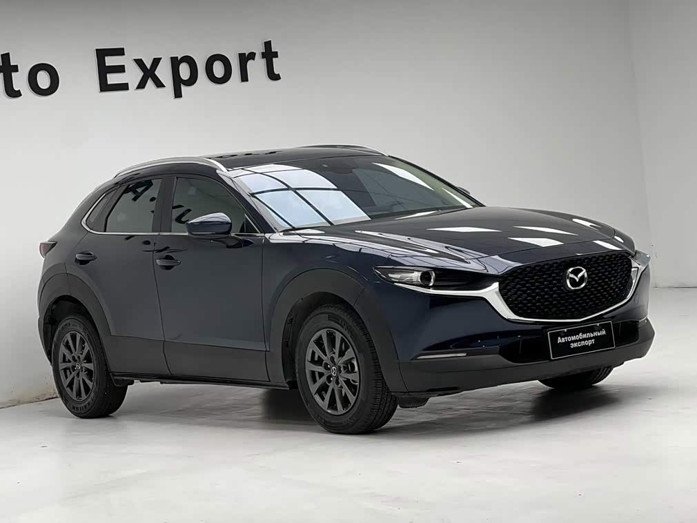 Mazda CX-30 2.0 л 2022 г. Голубой, пробег 8000 км