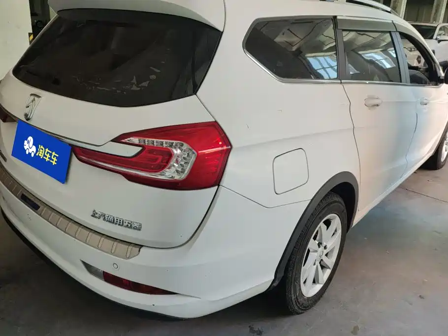 Baojun 310W — миниатюра 3
