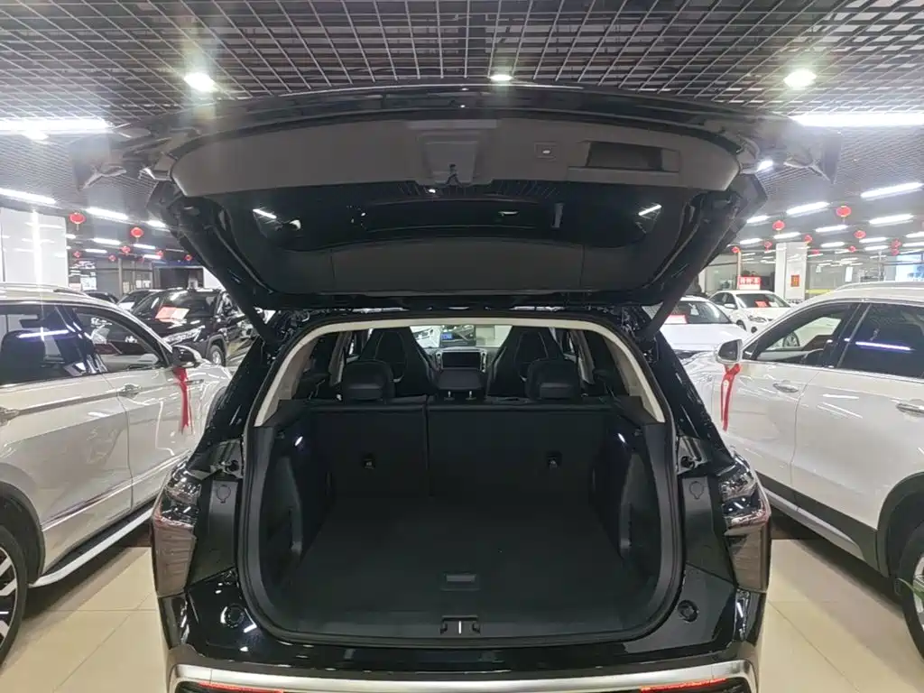 Hongqi Hongqi HS3 PHEV — миниатюра 19